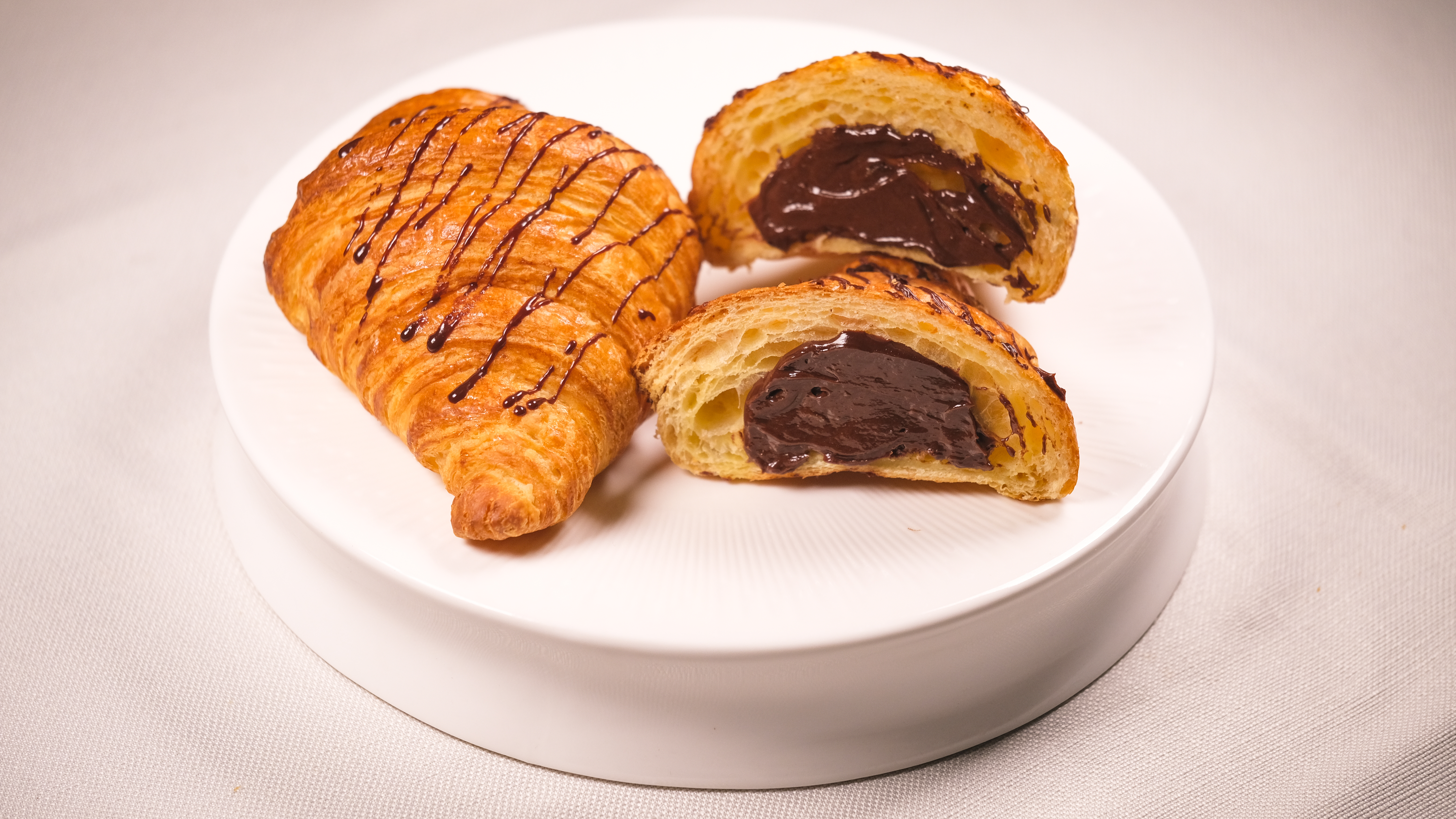 Круассан c начинкой (шоколад)